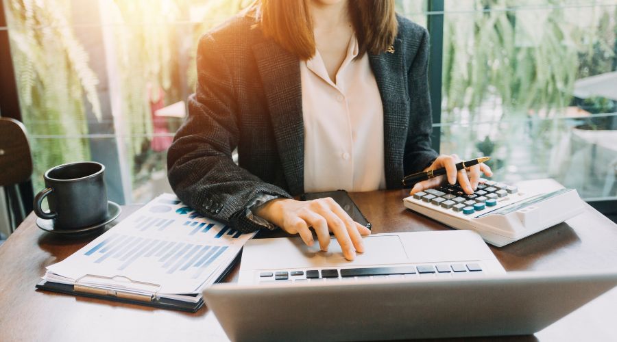 Kolaborasi usaha adalah kunci untuk mengembangkan bisnis di pasar yang semakin kompetitif. Tip memilih mitra yang tepat untuk memperluas jangkauan dan meningkatkan inovasi untuk masa depan yang lebih cerah.